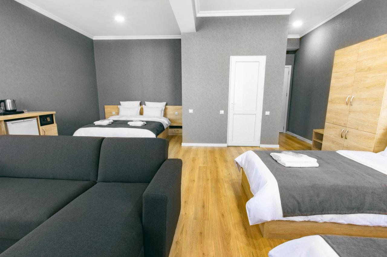 Hotel Caucasus 博尔若米 外观 照片